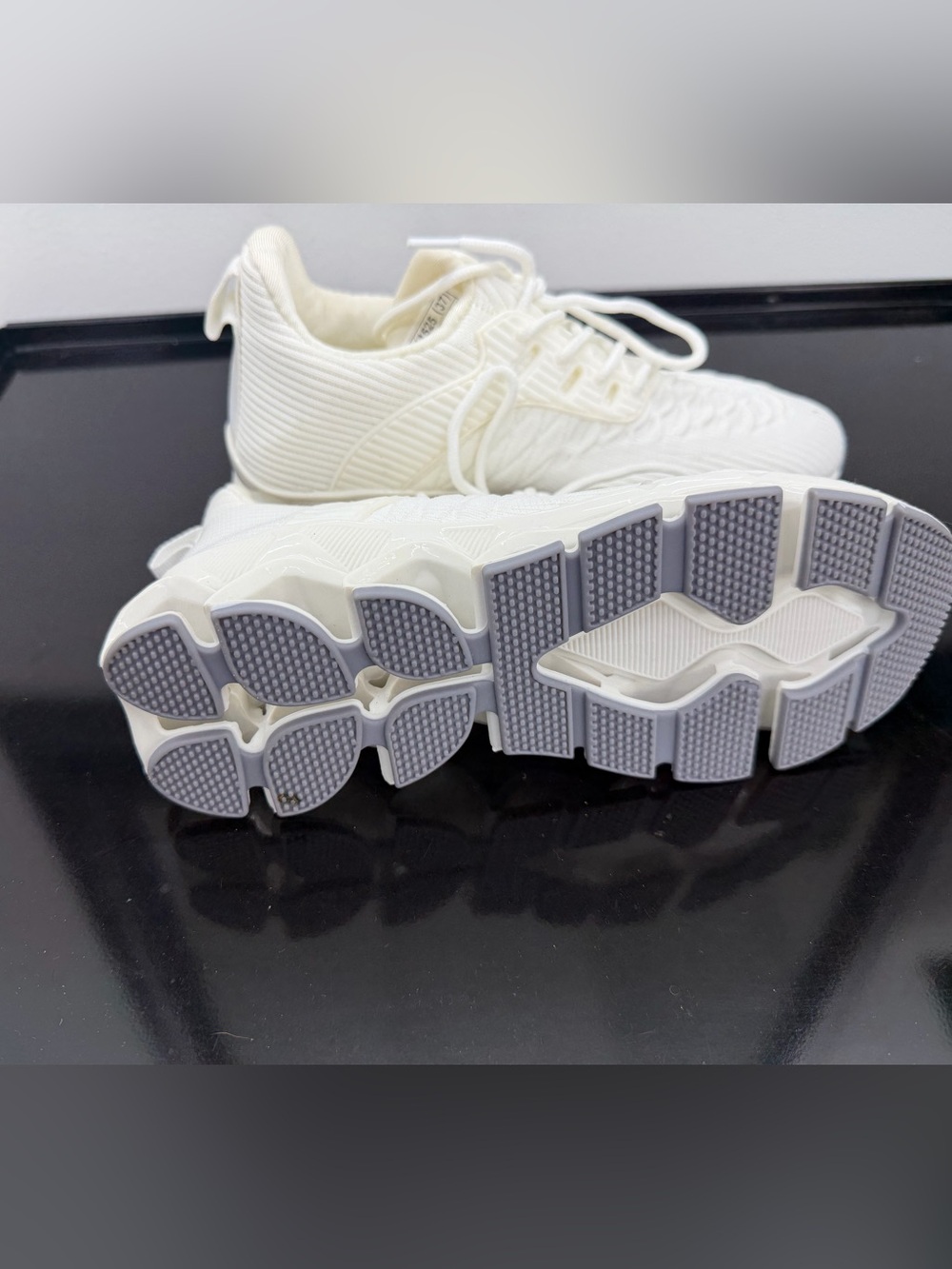 Women's Athletic Sneakers - White Lightweight Trainer